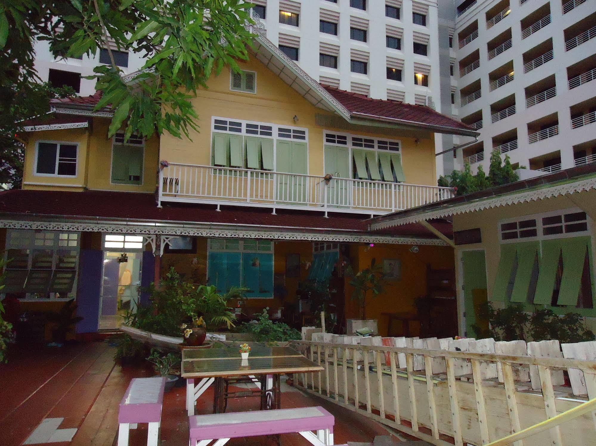 โรงแรมพนิดา สวีท กรุงเทพมหานคร ภายนอก รูปภาพ